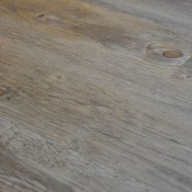 Vinylboden Klicksystem PU vergütet mit Maßen (L/B/H) 906x145x4mm. Mit Klicksystem einfach verlegbar. Ein Paket enthält ca. 2,100m². Vinylboden Oak Viking Klicksystem Holzstruktur 906x145x4mm Vinstar Basic